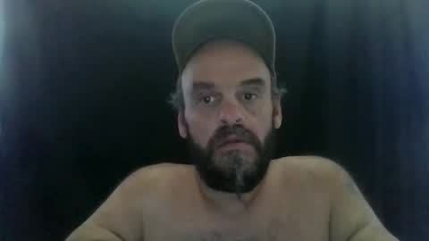 Snapshot of essensualelf chatting on 11.12.25 Essensual Elf online show from 11.12.25