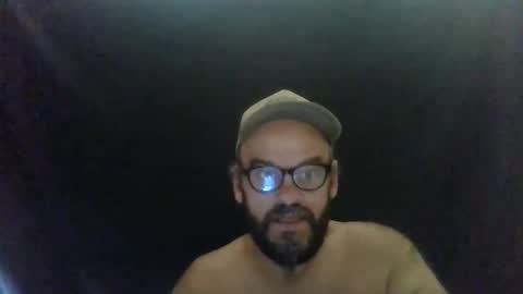 Snapshot of essensualelf chatting on 11.15.25 Essensual Elf online show from 11.15.25