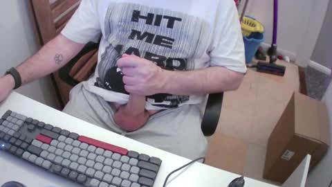 Snapshot of essex_wild chatting on 03.25.26 Morph online show from 03.25.26