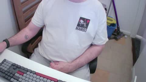 Snapshot of essex_wild chatting on 04.15.26 Morph online show from 04.15.26