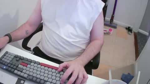 Snapshot of essex_wild chatting on 07.17.26 Morph online show from 07.17.26