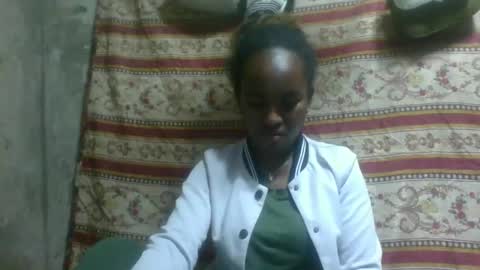 estanie online show from 10.13.25