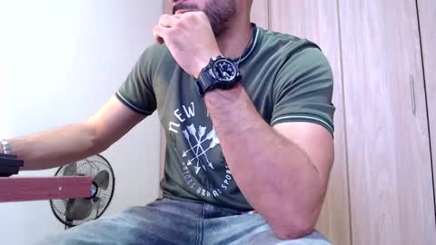 Snapshot of esteban_fer chatting on 01.24.25 Esteban Fernandez online show from 01.24.25