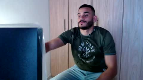 Snapshot of esteban_fer chatting on 02.04.25 Esteban Fernandez online show from 02.04.25