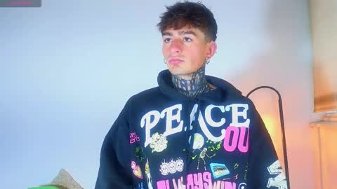 Esteban independent model online show from 10.20.25