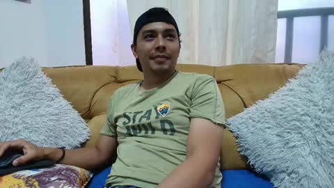 Snapshot of estebancot0314 chatting on 10.12.25 Esteban online show from 10.12.25