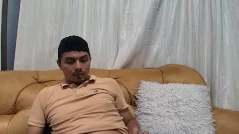 Snapshot of estebancot0314 chatting on 10.22.25 Esteban online show from 10.22.25