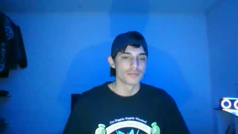 Snapshot of estebankit0 chatting on 12.28.24 estebankit0 online show from 12.28.24