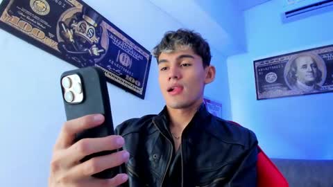 Snapshot of estebanperez_ chatting on 12.04.24 Esteban online show from 12.04.24