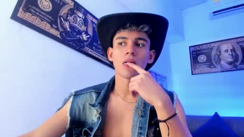Snapshot of estebanperez_ chatting on 12.13.24 Esteban online show from 12.13.24