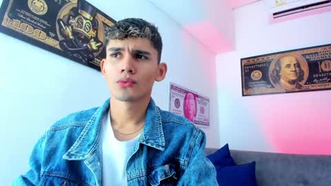 Snapshot of estebanperez_ chatting on 12.16.24 Esteban online show from 12.16.24
