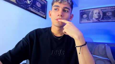 Snapshot of estebanperez_ chatting on 12.18.24 Esteban online show from 12.18.24