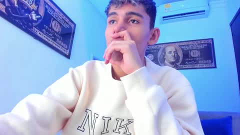 Snapshot of estebanperez_ chatting on 12.23.24 Esteban online show from 12.23.24