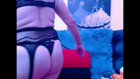 estefania_344 online show from 10.22.25