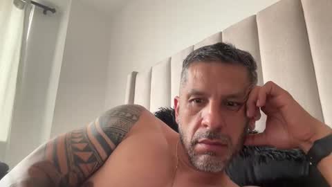 Snapshot of estefano1421 chatting on 02.25.26 estefano1421 online show from 02.25.26