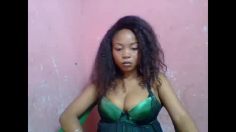 Snapshot of estelah20 chatting on 10.06.25 estelah20 online show from 10.06.25