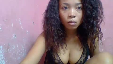 Snapshot of estelah20 chatting on 10.15.25 estelah20 online show from 10.15.25