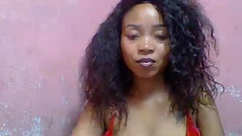 Snapshot of estelah20 chatting on 10.28.25 estelah20 online show from 10.28.25