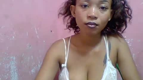 Snapshot of estelah20 chatting on 10.29.25 estelah20 online show from 10.29.25