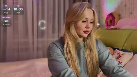 Estella online show from 01.12.26