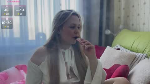 Estella online show from 02.03.26