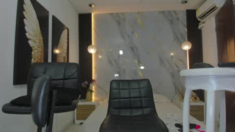 Estephany online show from 12.26.24