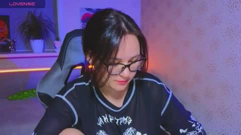 EsterPlayful online show from 09.11.25