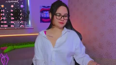 EsterPlayful online show from 10.15.25