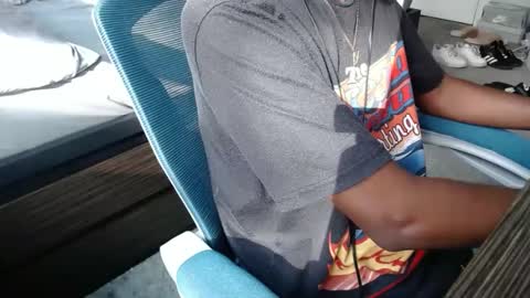 Snapshot of estessaid chatting on 10.03.25 94Bottles online show from 10.03.25