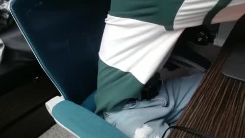 Snapshot of estessaid chatting on 10.06.25 94Bottles online show from 10.06.25