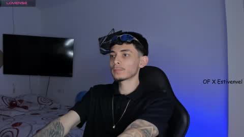 Snapshot of estivenvel chatting on 10.02.25 estivenvel online show from 10.02.25