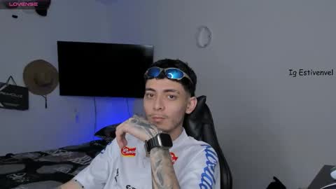 Snapshot of estivenvel chatting on 10.12.25 estivenvel online show from 10.12.25