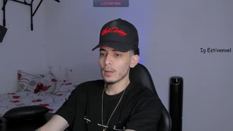 Snapshot of estivenvel chatting on 10.24.25 estivenvel online show from 10.24.25