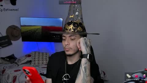 Snapshot of estivenvel chatting on 10.31.25 estivenvel online show from 10.31.25