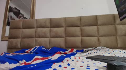 Estrella online show from 01.15.25