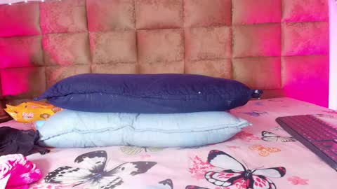 Estrella online show from 09.26.25