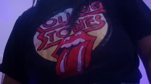 Estrella online show from 11.21.25