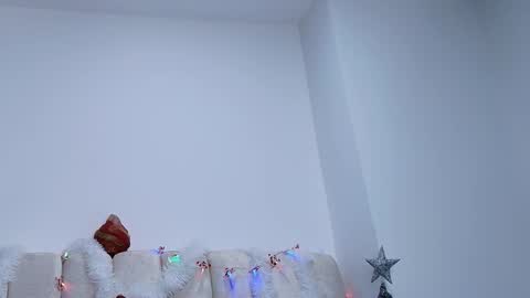 Estrella online show from 12.17.25