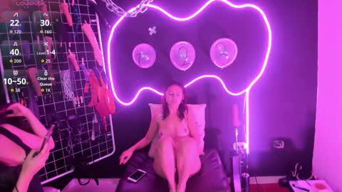 Cloe and Megan online show from 10.11.25