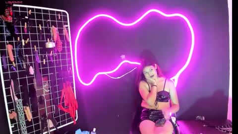 Cloe and Megan online show from 11.13.25