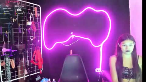 Cloe and Megan online show from 11.14.25