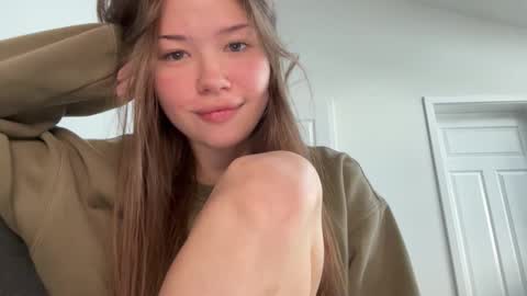 Snapshot of eternal_infinite chatting on 10.25.25 nika 3 online show from 10.25.25