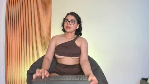 Valeria online show from 09.12.25