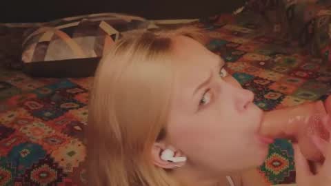 Snapshot of eternalophelia chatting on 06.11.26 Sophia online show from 06.11.26
