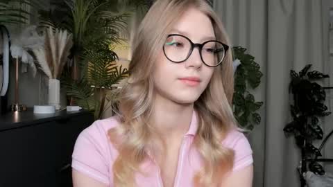 Natalie online show from 09.25.25