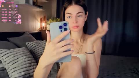 Snapshot of eternity_is_endless chatting on 10.07.25 Mary online show from 10.07.25