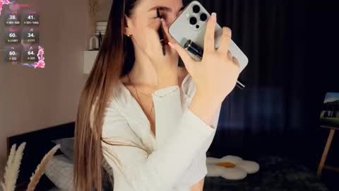 Snapshot of eternity_is_endless chatting on 10.13.25 Mary online show from 10.13.25