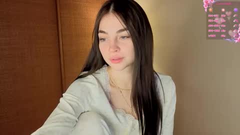 Snapshot of eternity_is_endless chatting on 11.01.25 Mary online show from 11.01.25