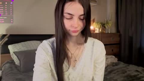 Snapshot of eternity_is_endless chatting on 11.08.25 Mary online show from 11.08.25