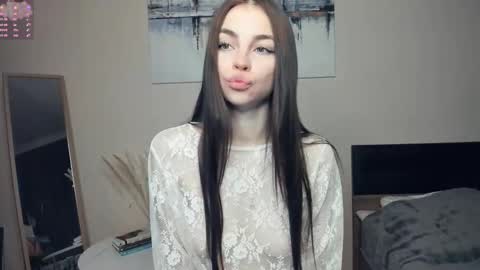 Mary online show from 11.18.25